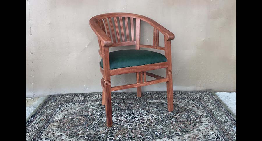 כיסא ביטוויה מעץ טיק במחיר מבצע: 990 ש"ח במקום 1600 ש"ח