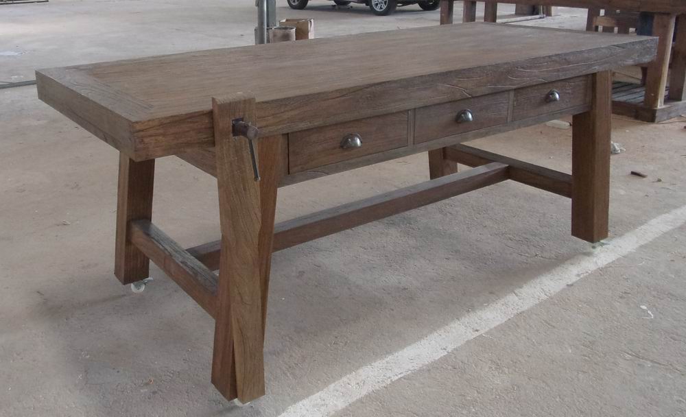 שולחן עבודה כפרי בסגנון שולחן נגרים