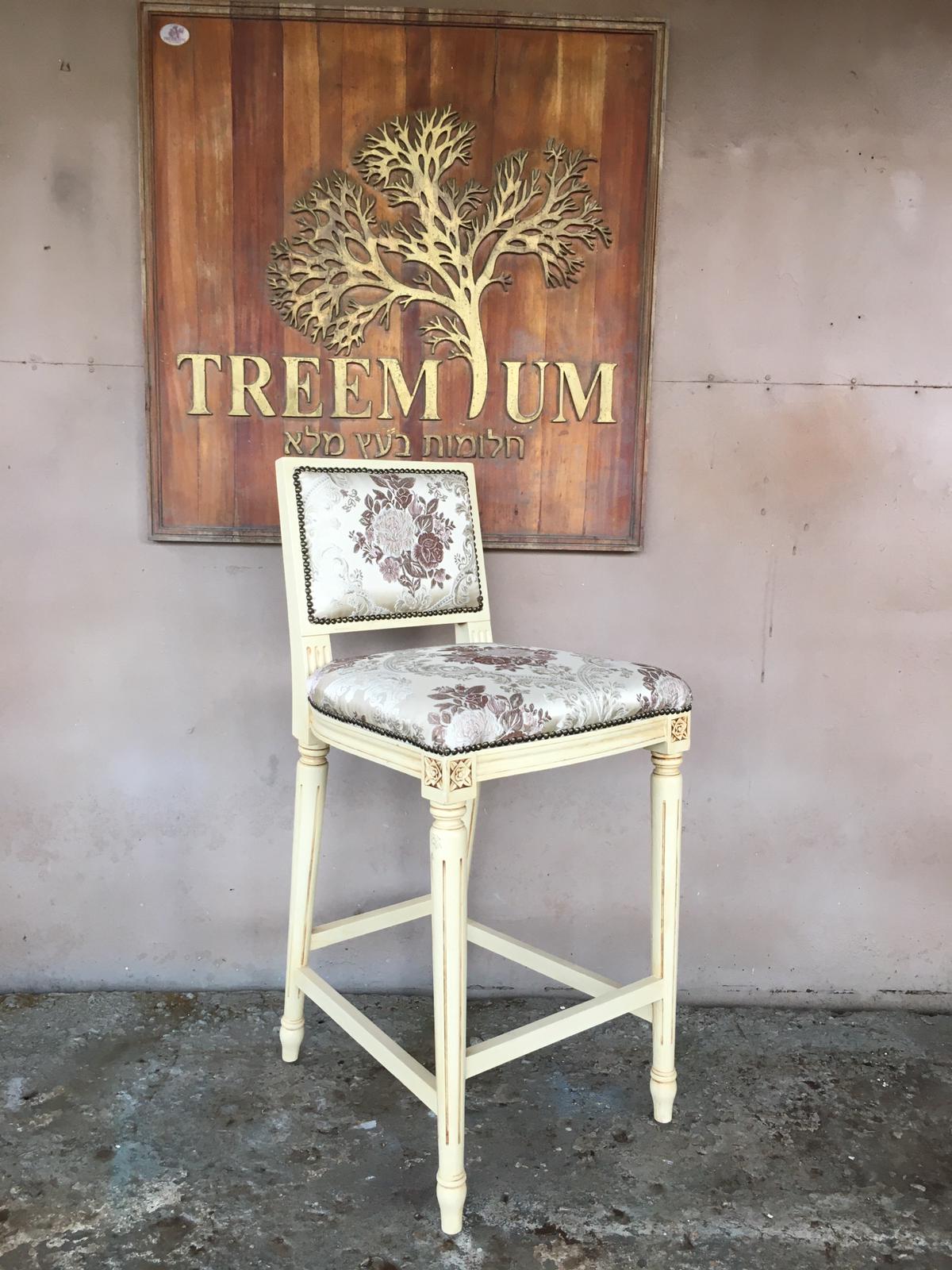כיסא בר עץ מלא מהגוני בגימור כרם עתיק במחיר מבצע: 1400 ש"ח