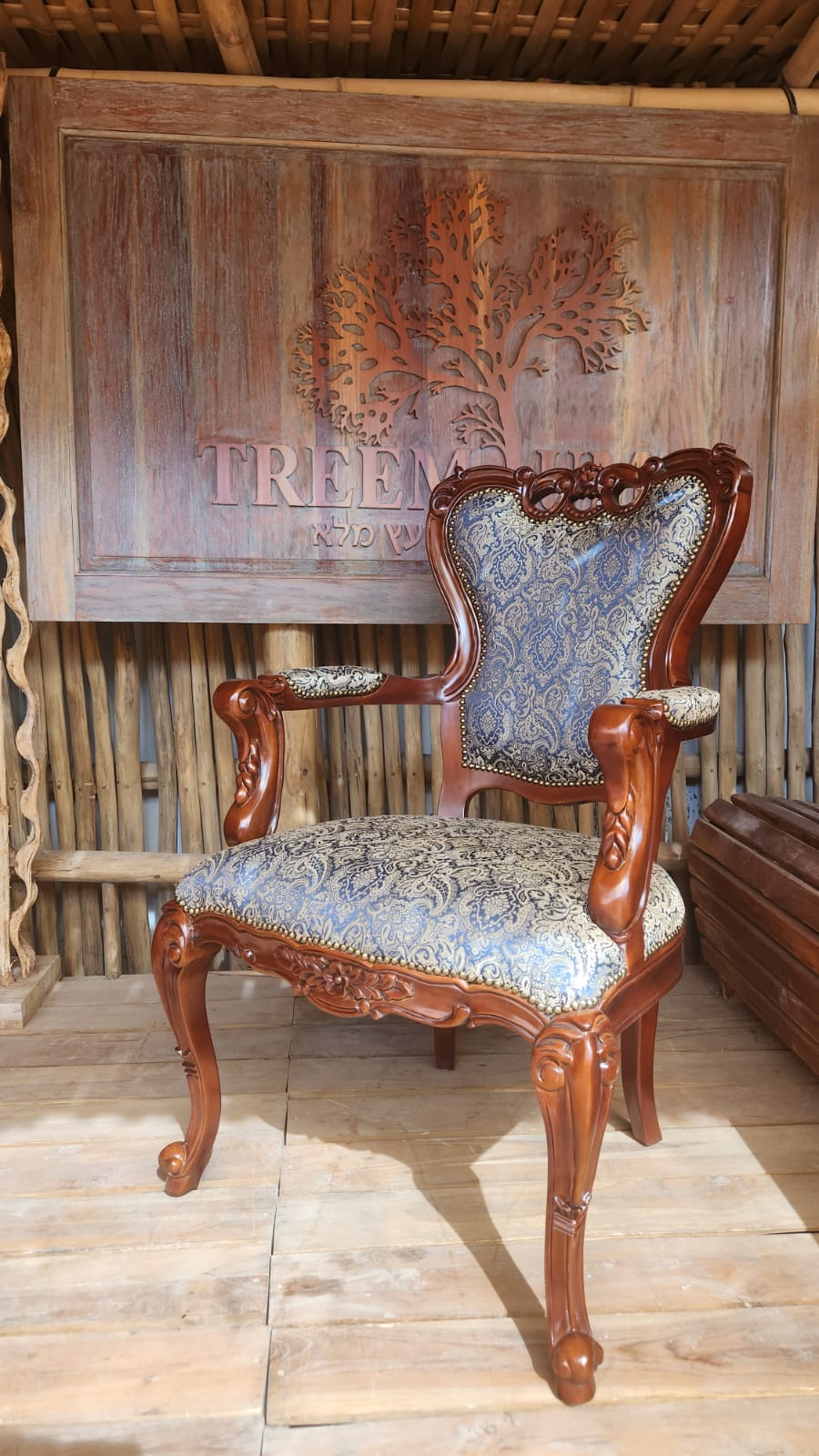 כיסא עץ מלא מהגוני נגרות עבודת יד דגם 5275