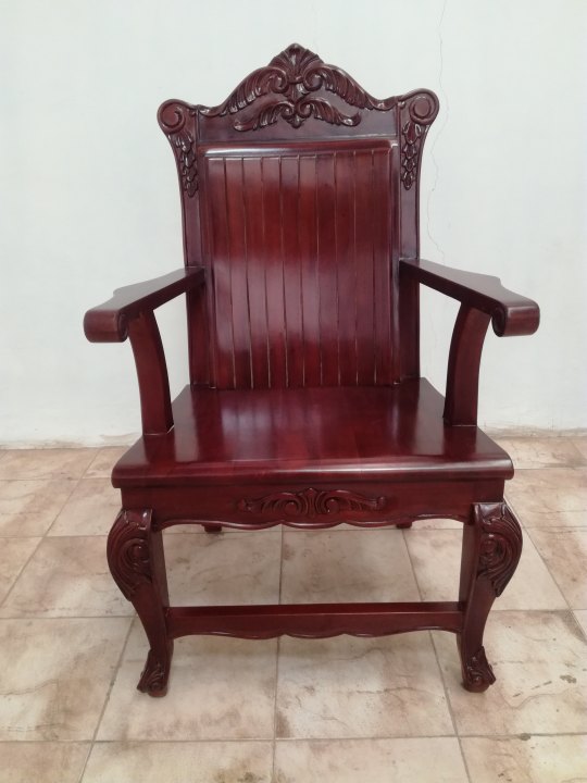 כיסא אדמו"ר עץ מלא דגם 2556