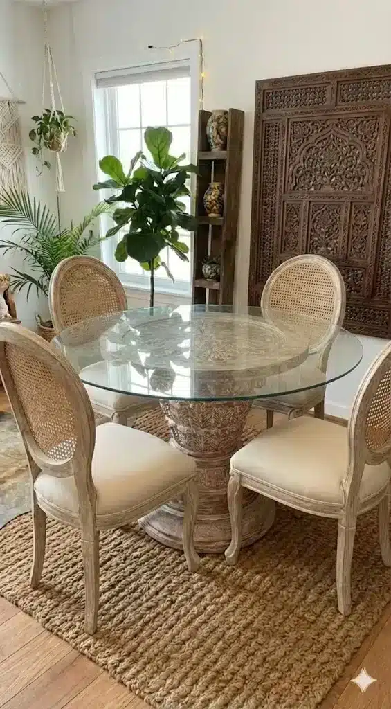 שולחן עץ מלא רגל מגולפת גימור שמנת רוסטיק כולל זכוכית קוטר 140 ס"מ מחיר מבצע: 6,900 ש"ח